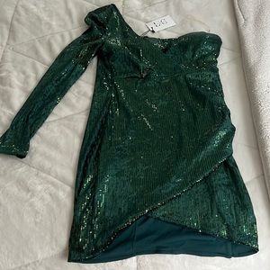 Beautiful green sequin dress